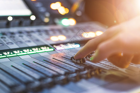 錄音室里的魔法 動(dòng)畫片背后的聲音藝術(shù)